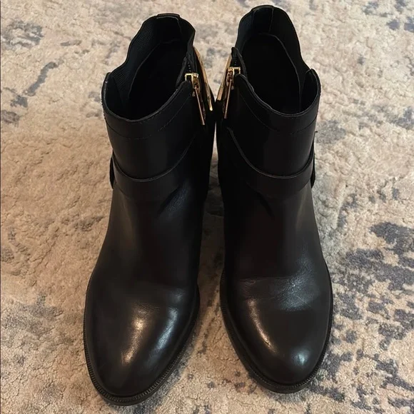 Ivanka Trump Elegant Black Ankle Boots - Picture 2 of 6